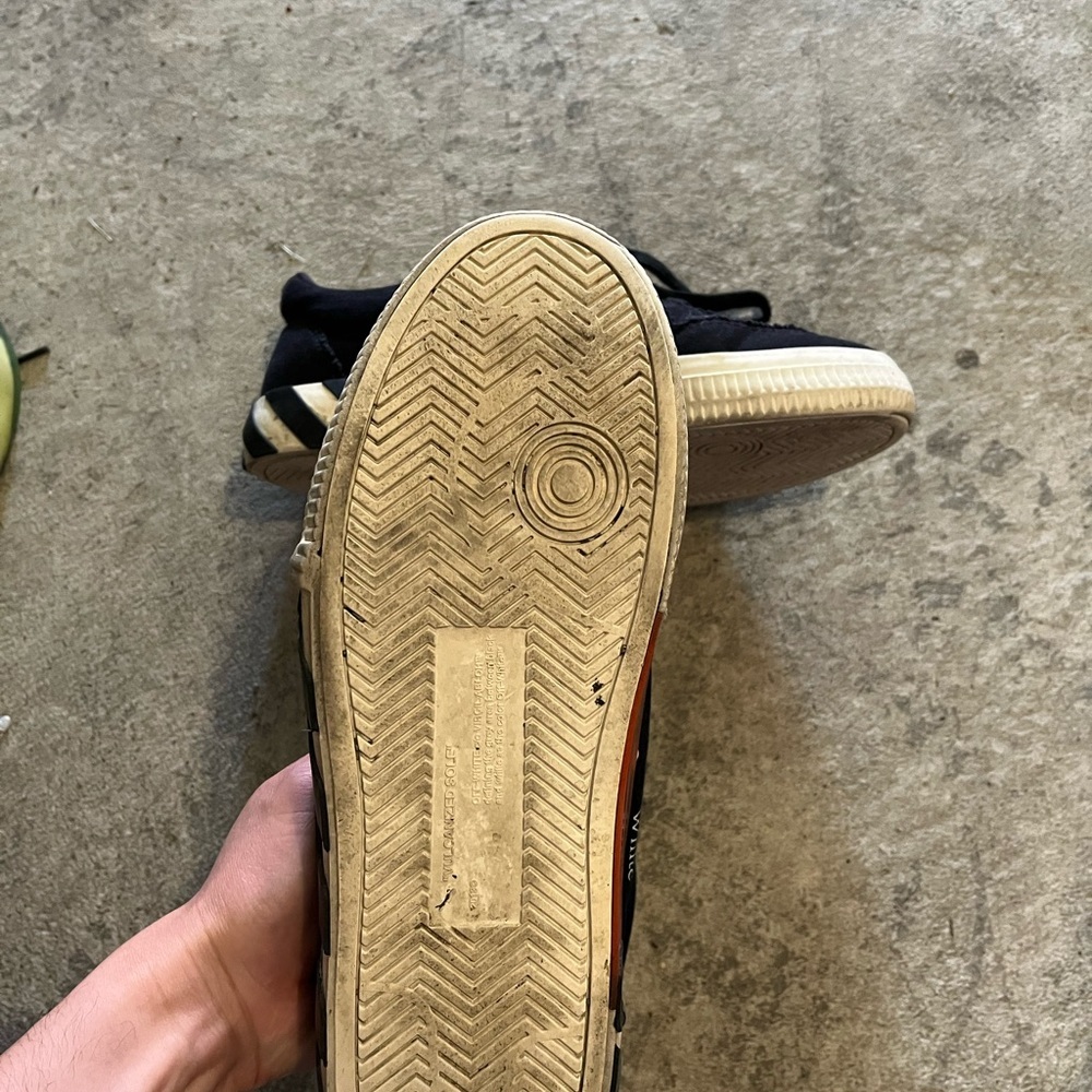Off-White Black Low-Top Sneakers with Diagonal Stripe Midsole image 6